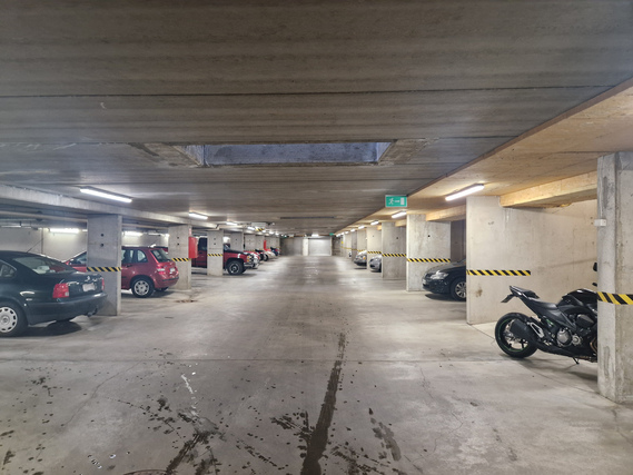 Autohallipaikka Tampere Hatanpää