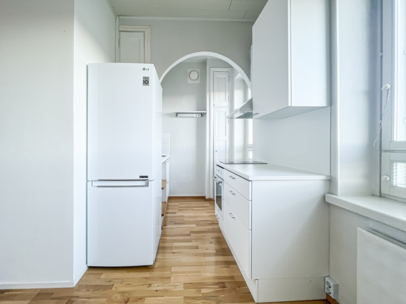 Rental Helsinki Alppila 1 room Ylimmän kerroksen kompakti siisti koti, jossa 2,8 m huonekorkeus!