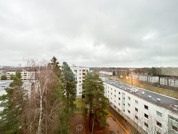 Vuokra-asunto Espoo Matinkylä Yksiö Ylimmän kerroksen siistikuntoinen ja tilava yksiö lähellä Isoa Omenaa ja metroa.