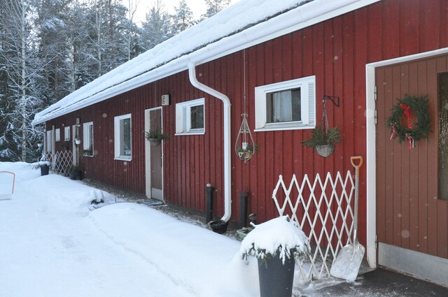 Vuokra-asunto Reisjärvi  Kaksio Rivitalo tulotieltä päin