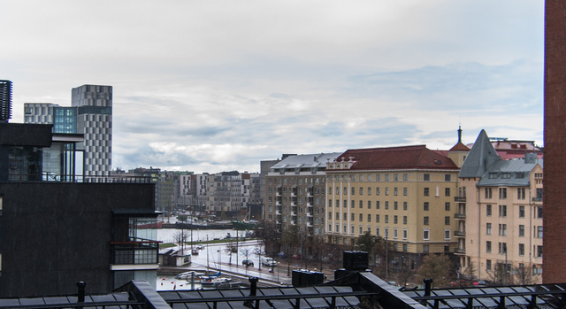 Vuokra-asunto Helsinki Hietalahti Yksiö Upea ja tilava koti sisäpihan rakennuksen rauhassa. Iso lasitettu parveke merinäkymillä!