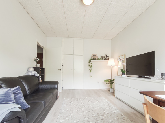 Rental Helsinki Munkkiniemi 2 rooms Viihtyisä kolmannen kerroksen koti erinomaisella sijainnilla!