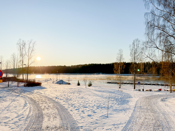 Vuokra-asunto Heinola Tommola Kaksio Sisäpihan suuntaan oleva hissitalon kolmannen kerroksen koti.