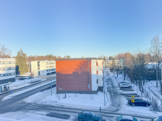 Vuokra-asunto Helsinki Oulunkylä Yksiö Ylimmän kerroksen valoisa koti