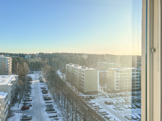 Vuokra-asunto Vantaa Koivukylä Yksiö Valoisa koti korkeuksista, 10. kerroksesta minkä ikkunoista aukeaa avara näkymä idän suuntaan.