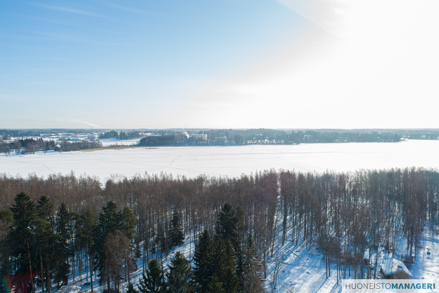 Vuokra-asunto Järvenpää Kaakkola 4 huonetta ilmakuva, Tuusulanjärvi horistontissa