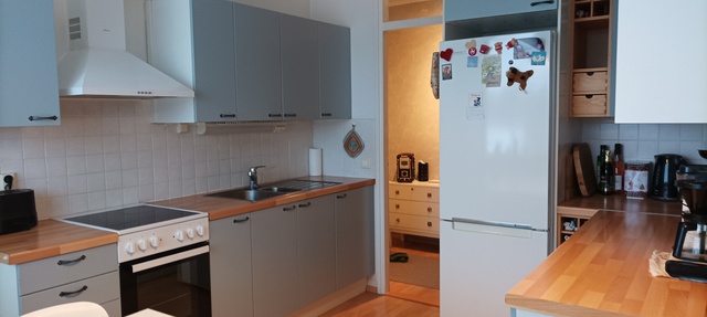 Rental Vihti Suksela 2 rooms Keittiössä hyvin kaappitilaa