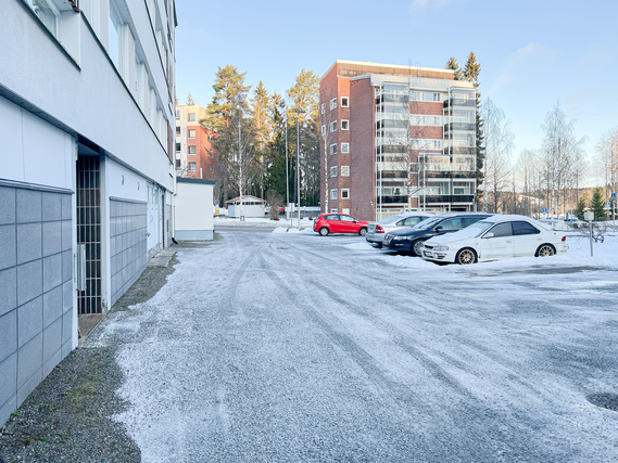 Vuokra-asunto Lahti Metsäpelto Kaksio Ylimmän kerroksen läpitalon, parvekkeellinen koti,rauhallisella alueella.