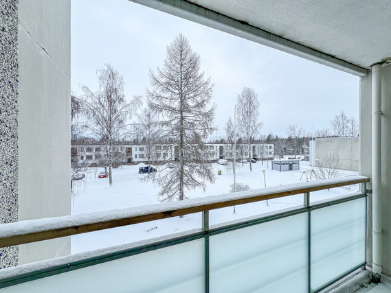 Vuokra-asunto Tuusula Jokela Kaksio Toiseksi ylimmän kerroksen tilava parvekkeellinen kaksio, viihtyisällä paikalla, rauhallisin näkymin