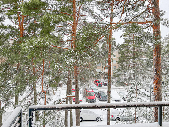 Vuokra-asunto Espoo Tapiola 4 huonetta Kaunis läpitalon koti rauhallisesta taloyhtiöstä, läheltä palveluja!