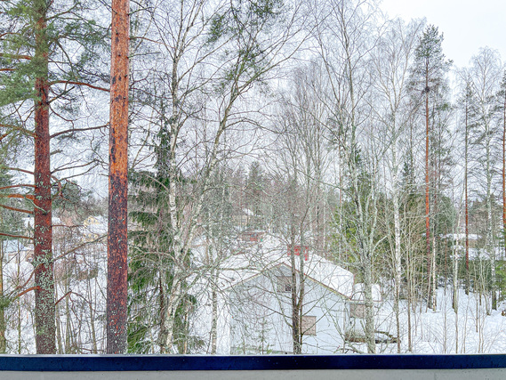 Vuokra-asunto Nurmijärvi Rajamäki 3 huonetta Ylimmän kerroksen parvekkeellinen koti luonnonläheisellä sijainnilla, kuitenkin läheltä palveluja!