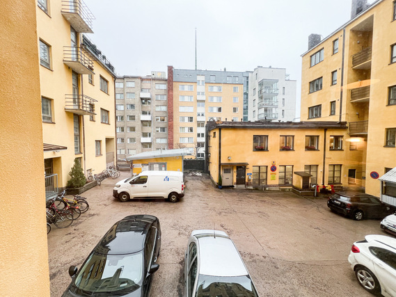 Vuokra-asunto Helsinki Punavuori Yksiö Ihastuttava ja remontoitu sisäpihan puolen koti loistosijainnilla!