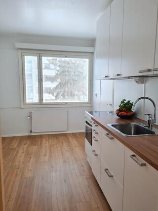 Rental Vantaa Myyrmäki 2 rooms Sauna ja uima-allas sijaitsee samassa rapussa kuin asunto.