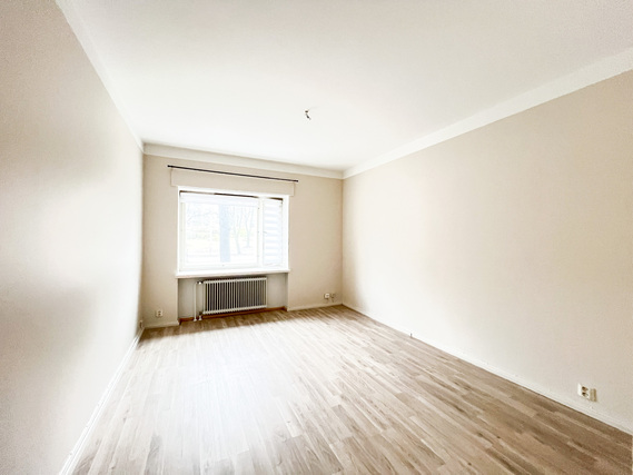 Rental Helsinki Vallila 2 rooms Tilava parvekkeellinen läpitalonkaksio, loistopaikalla Vallilassa! DNA 10M netti (valokaapeli) 0¤.