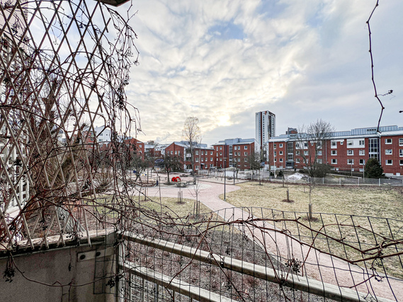 Vuokra-asunto Espoo Leppävaara Yksiö Tilava parvekkeellinen koti Leppävaaran juna-aseman läheisyydestä!