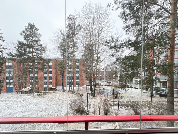 Vuokra-asunto Vantaa Pähkinärinne Yksiö Kodikas, parvekkeellinen yksiö ensimmäisestä asuinkerroksesta.