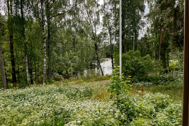 Vuokra-asunto Kotka Lankila 4 huonetta Näkymä terassilta Kymijoelle