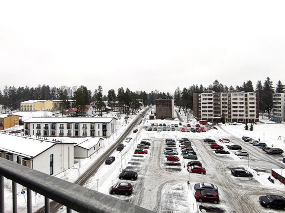 Vuokra-asunto Järvenpää Keskusta Yksiö Ylimmän kerroksen siistikuntoinen yksiö lähellä palveluita.