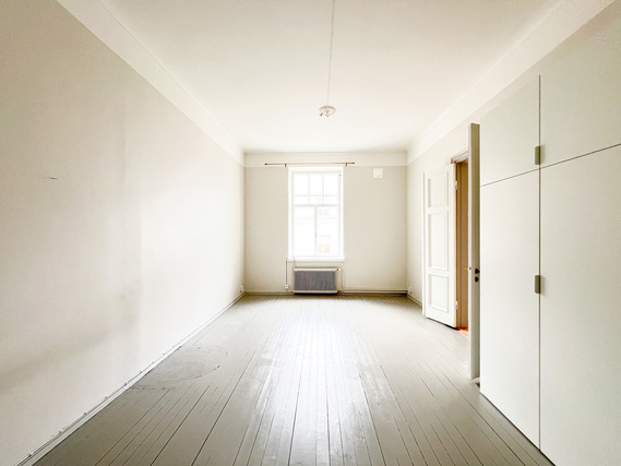 Rental Helsinki Katajanokka 5 + Upea 3. kerroksen perheasunto, arvostetulla sijainnilla Katajanokalla! Asunnossa 3 kakluunia!