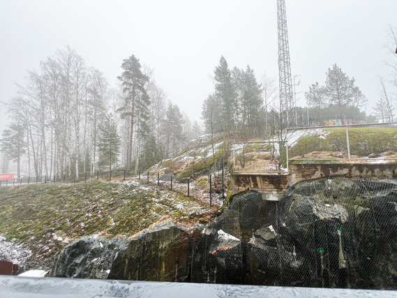 Vuokra-asunto Helsinki Pitäjänmäki Yksiö Loistavalla pohjaratkaisulla oleva kolmannen kerroksen tilava yksiö kalliomaisemissa!