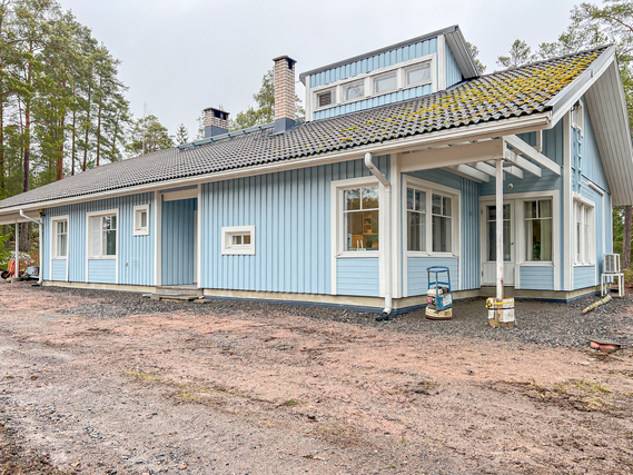 Vuokra-asunto Naantali  4 huonetta Tunnelmallinen omakotitalo rauhallisella sijainnilla meren ääreltä.