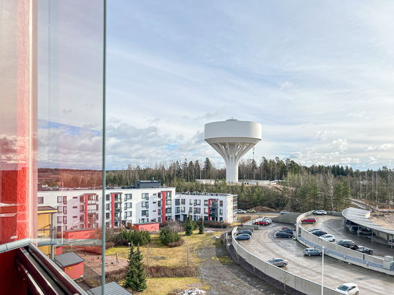 Vuokra-asunto Vantaa Simonkylä Kaksio Ylimmän kerroksen parvekkeellinen koti hyvällä sijainnilla!