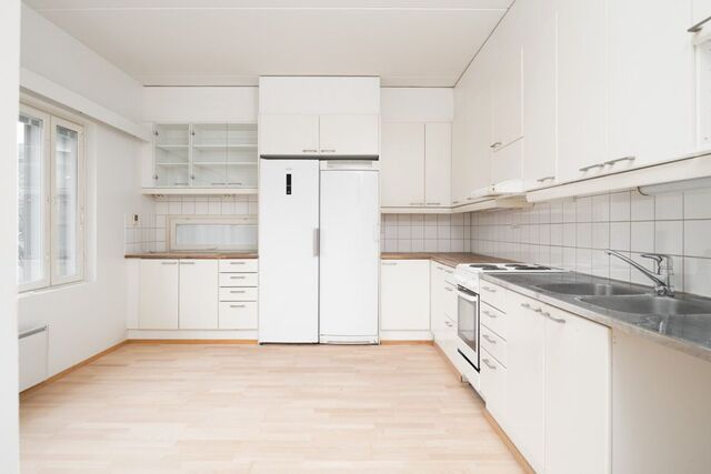 Right of occupancy apartment Helsinki Suurmetsä 3 rooms