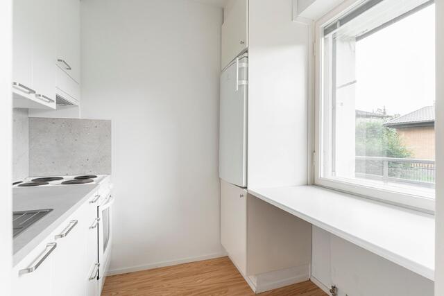 Rental Helsinki Oulunkylä 2 rooms Ikkunallinen, tilava keittokomero