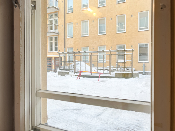 Vuokra-asunto Helsinki Kamppi Yksiö Viihtyisä sisäpihan puolen koti hyvällä sijainnilla!