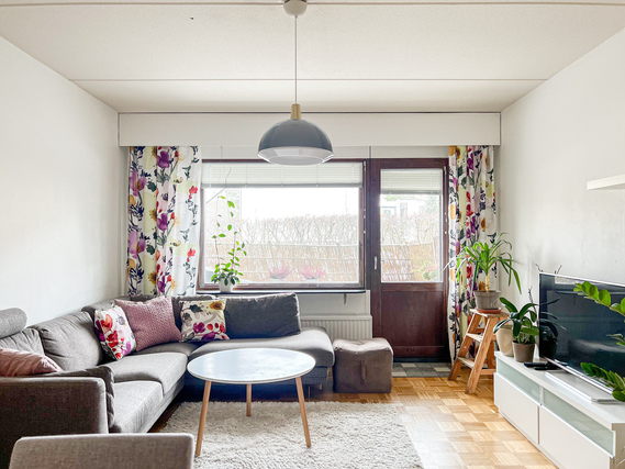 Rental Helsinki Oulunkylä 3 rooms Ensimmäisen kerroksen läpitalon huoneisto, rauhallisella sijainnilla!