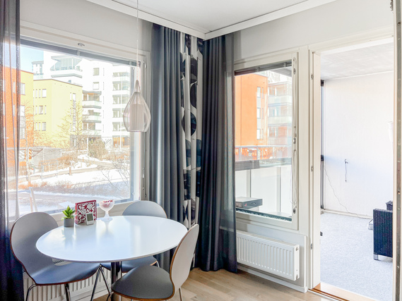 Rental Helsinki Mellunmäki 2 rooms Ihastuttava valoisa koti hyvällä sijainnilla