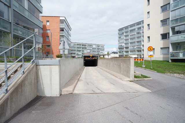 Autohallipaikka Oulu Taka-Lyötty