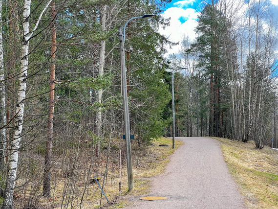 Rental Espoo Rastaspuisto 4 rooms Suojaisalla alueella viihtyisä rivitalokoti. Lämmitys sisältyy vuokraan. Taloyhtiön netti 0 ¤/kk.