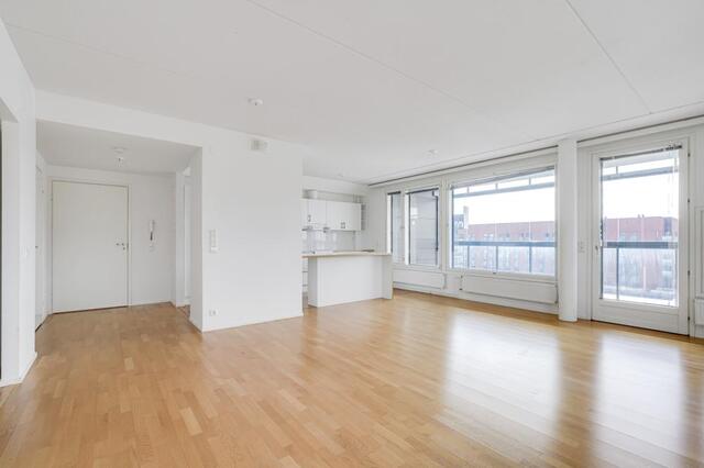 Rental Helsinki Toukola 2 rooms Olohuone