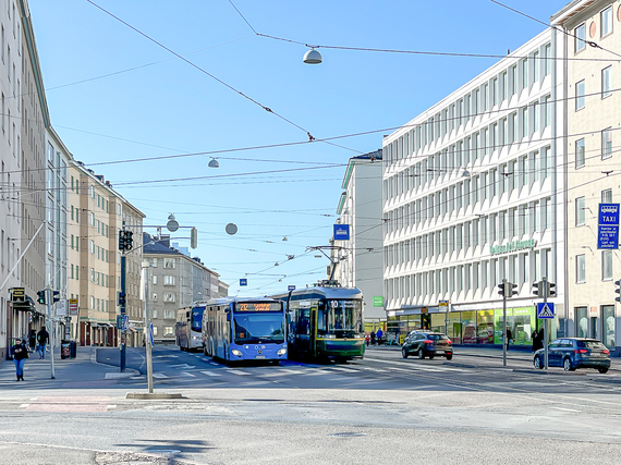 Rental Helsinki Taka-Töölö 1 room Valoisa koti, avarat näkymät ylimmästä kuudennesta kerroksesta.