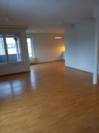 Rental Helsinki  5 + Myllypellonpolku