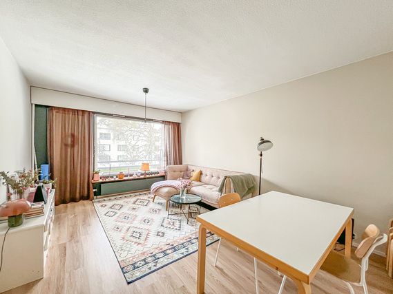 Rental Helsinki Vuosaari 2 rooms Hyvän kokoinen olohuone.