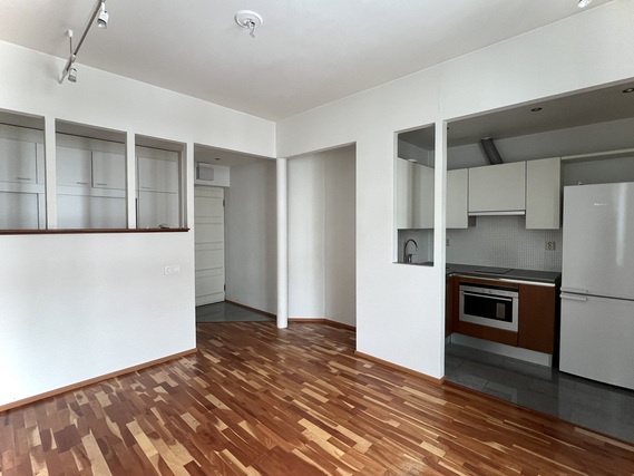 Rental Helsinki Töölö 2 rooms Olohuone ja eteinen