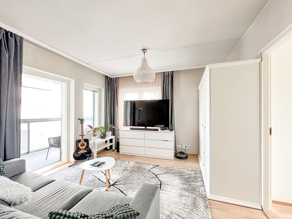 Rental Järvenpää Keskusta 3 rooms Tilava ja valoisa koti omalla lasitetulla parvekkeella ja saunalla!