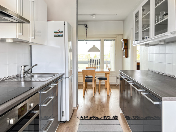 Rental Espoo Lähderanta 3 rooms Tilava 7. kerroksen läpitalon koti upeilla näkymillä!