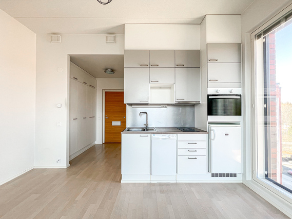 Rental Vantaa Myyrmäki 1 room Ylimmän kerroksen valoisa kulmahuoneisto, missä normaalia korkeampi huonekorkeus!