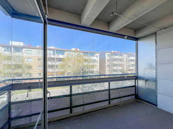 Vuokra-asunto Turku Martti Kaksio Hissitalon toisen kerroksen tilava ja saunallinen koti.