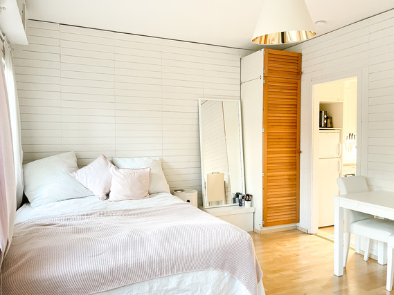 Rental Helsinki Etelä-Haaga 1 room Ihastuttava ensimmäisen kerroksen, muttei maan tason yksiö loistosijainnilla.