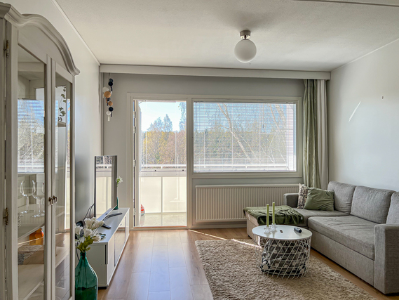 Rental Turku Laukkavuori 2 rooms Hissitalon kolmannen kerroksen tyylikäs ja valoisa koti.