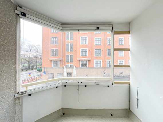 Vuokra-asunto Helsinki Kallio Yksiö Valoisa koti, jonka kruunaa oma sauna sekä lasitettu parveke erinomaisella sijainnilla.