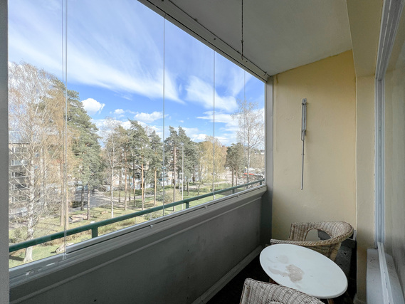 Rental Helsinki Munkkivuori 1 room Valoisa remontoitu koti omalla parvekkeella Munkkivuoressa.