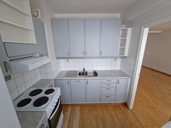 Rental Tampere Keskusta 1 room Keittiö: Jääkaappi/pakastin (no frost) ja liesituuletin uusittu vuonna 2023