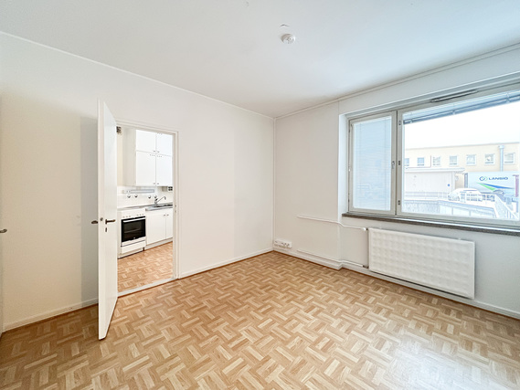 Rental Tampere Kaleva 2 rooms Maan tasalla olevaan asuntoon on helppo kulku, olohuoneesta näkymää ulos ja keittiöön