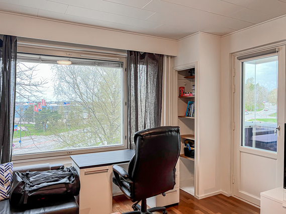 Rental Turku Patterinhaka 2 rooms Hissitalon neljännen kerroksen tyylikäs koti.