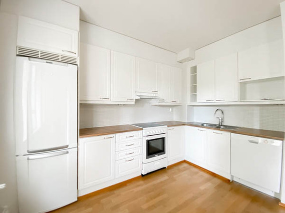 Rental Helsinki Länsi-Pasila 2 rooms Astianpesukone valmiina keittiössä.